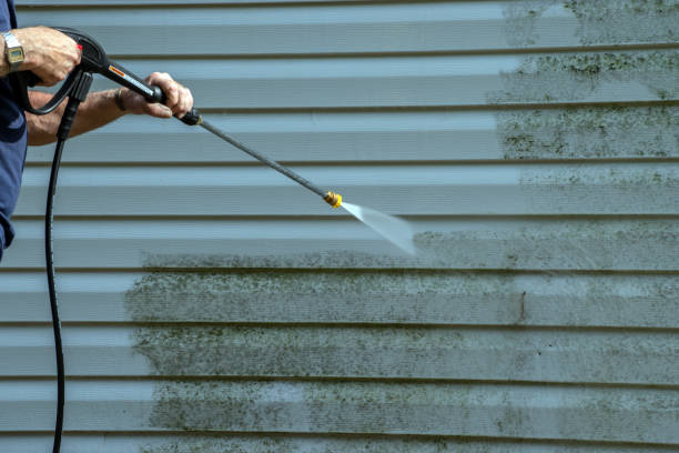 Best Deck Pressure Washing  in Golden Hills, CA