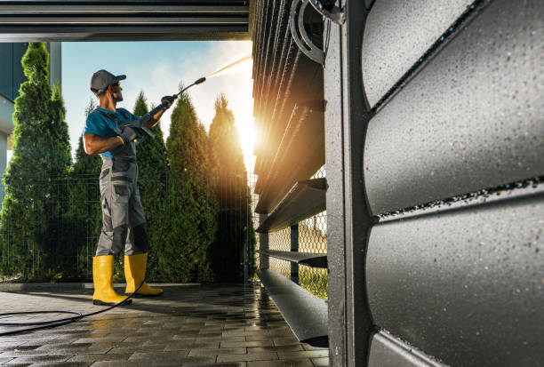 Best House Pressure Washing  in Golden Hills, CA